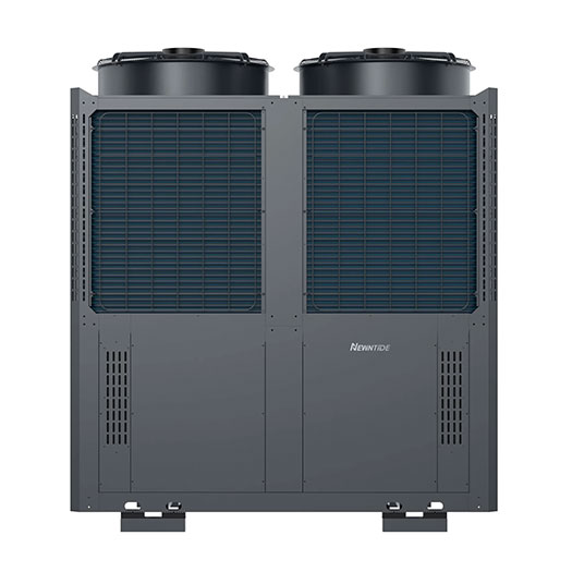 Newntide Climastar 100 kW gewerbliche R290 Luft-Wasser-Wärmepumpe mit zwei Ventilatoren Ansicht von vorne vor weißem Hintergrund.