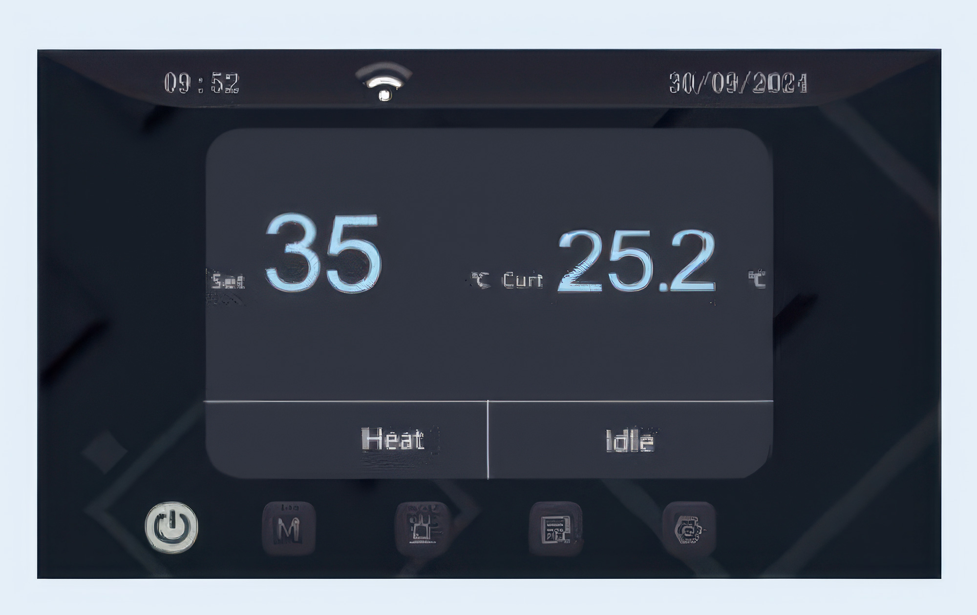 Nahaufnahme des digitalen Touch-Displays einer gewerblichen NEWNTIDE Climastar Wärmepumpe zur Systemsteuerung und Temperaturüberwachung.