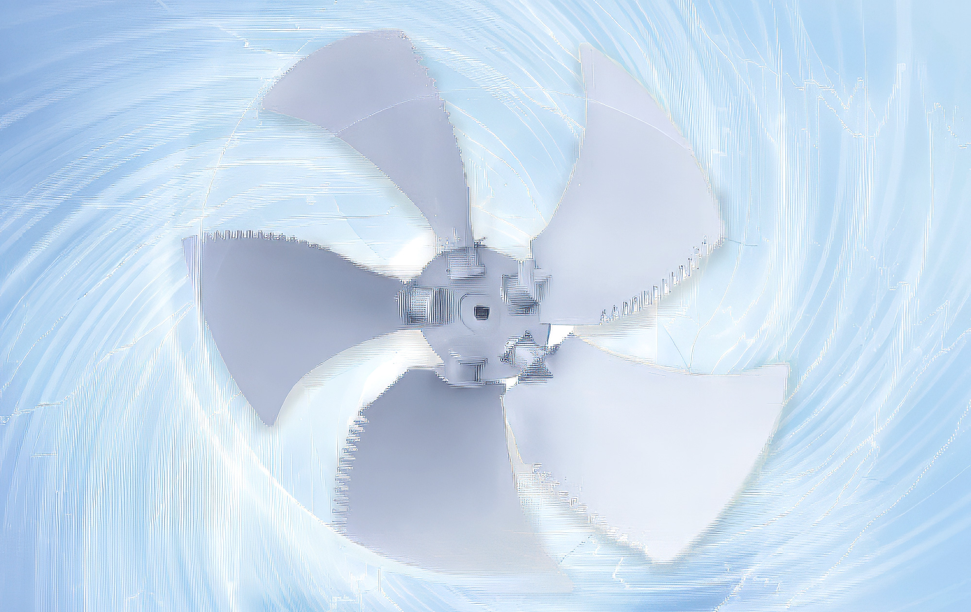 Nahaufnahme der aerodynamisch optimierten, gezackten Ventilatorflügel einer gewerblichen NEWNTIDE Climastar Wärmepumpe vor hellblauem Hintergrund.